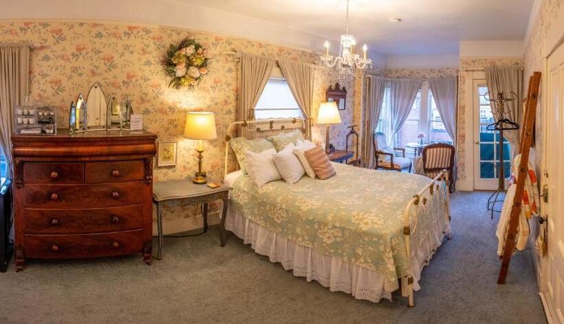 جناح مطل على البحر, Clementine S Guest House & Vacation Rentals