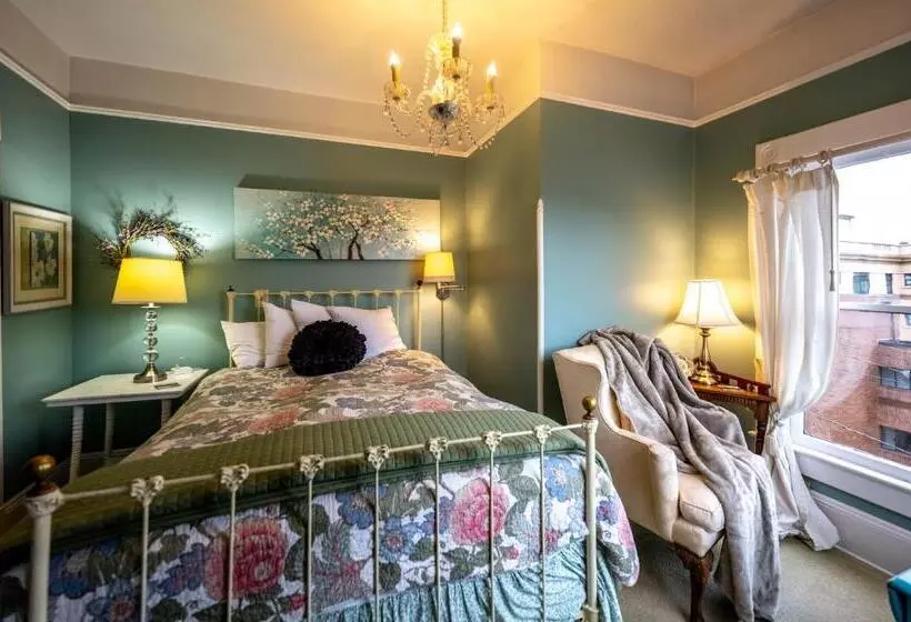 バルコニー付きスタンダードルーム, Clementine S Guest House & Vacation Rentals