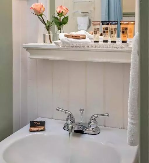 バルコニー付きスタンダードルーム, Clementine S Guest House & Vacation Rentals