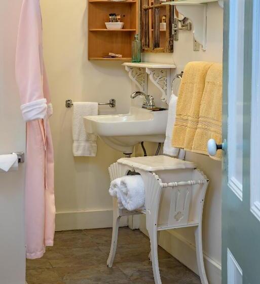 Family Suite, Clementine S Guest House & Vacation Rentals