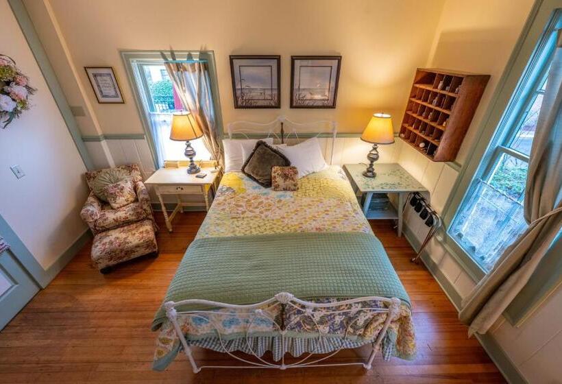 جناح عائلي, Clementine S Guest House & Vacation Rentals