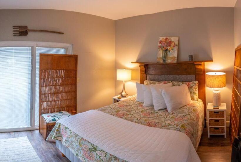 Студия Deluxe, Clementine S Guest House & Vacation Rentals