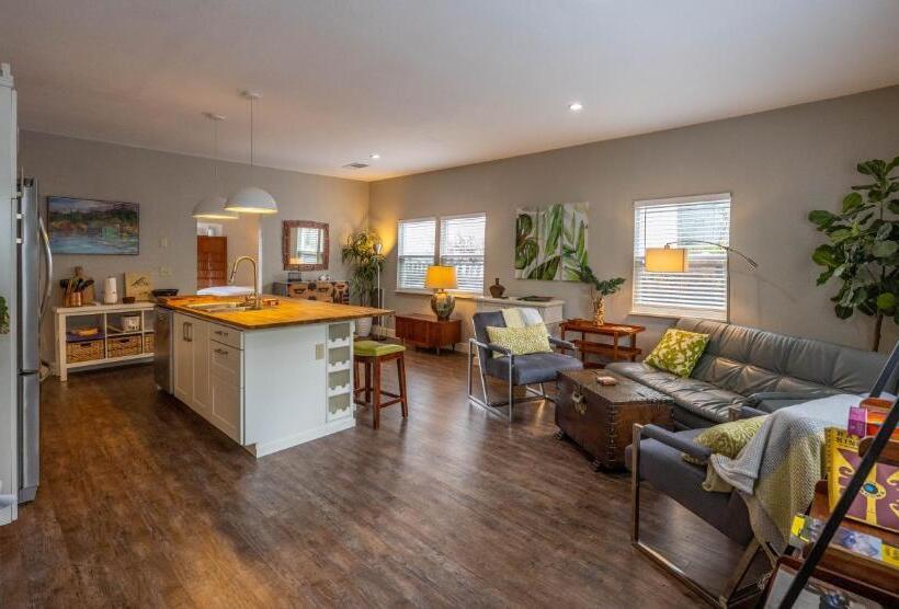 إستوديو ديلوكس, Clementine S Guest House & Vacation Rentals