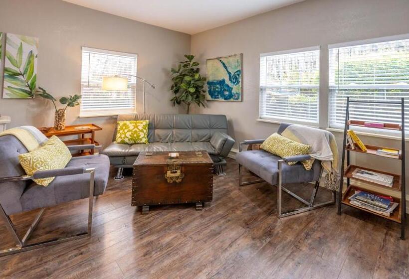 إستوديو ديلوكس, Clementine S Guest House & Vacation Rentals