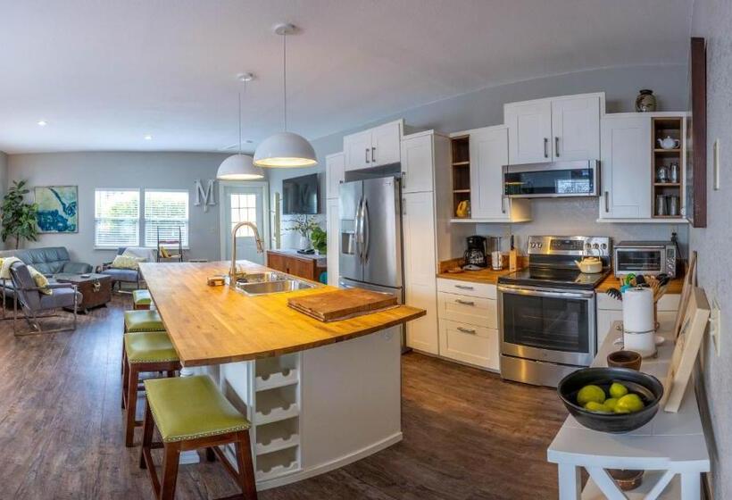 Студия Deluxe, Clementine S Guest House & Vacation Rentals