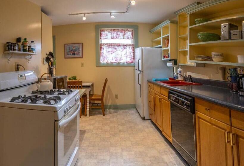 إستوديو قياسى, Clementine S Guest House & Vacation Rentals