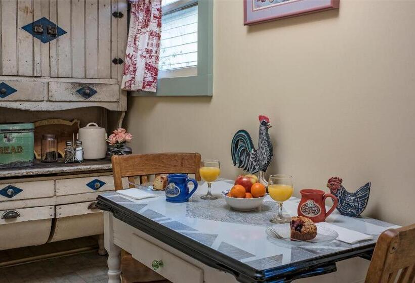 إستوديو قياسى, Clementine S Guest House & Vacation Rentals