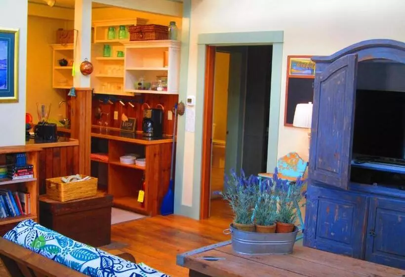 スイート（家族用）, Clementine S Guest House & Vacation Rentals