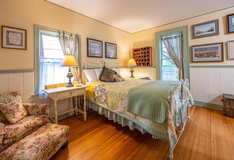 Family Suite, Clementine S Guest House & Vacation Rentals