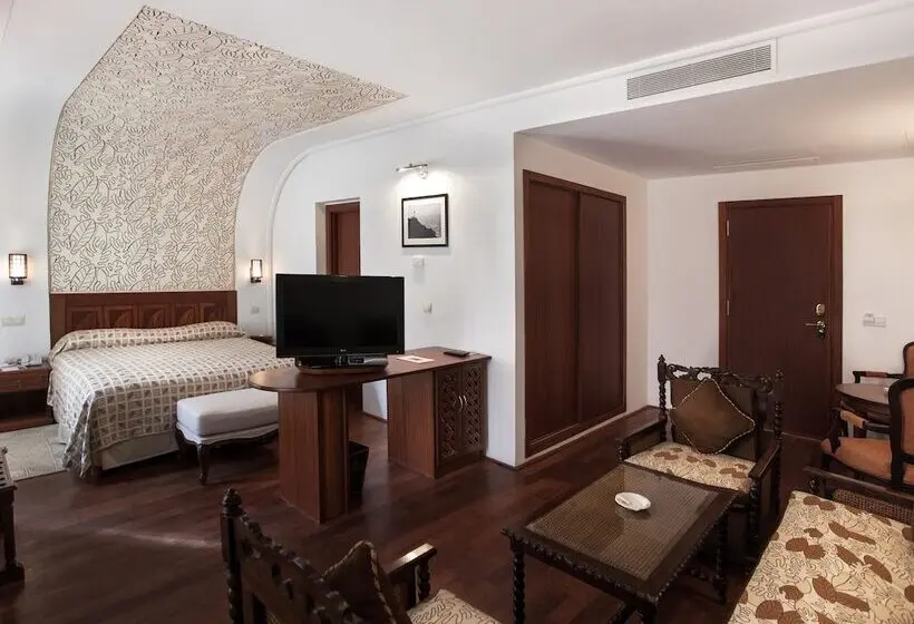 Seniorsviitti, Grand Hotel Villa De France