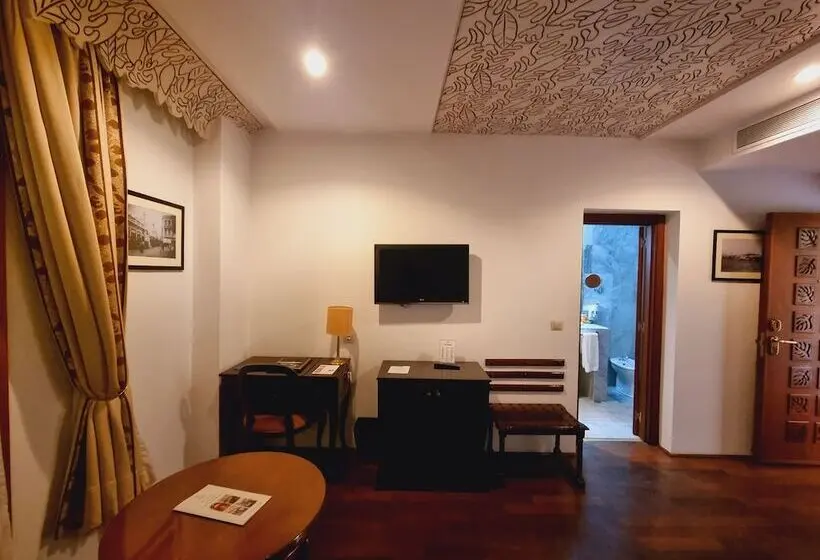 Economy-huone, Grand Hotel Villa De France