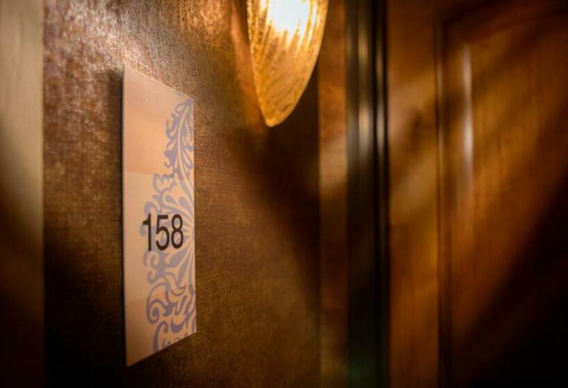 带大床的豪华间, Allegretto Vineyard Resort Paso Robles