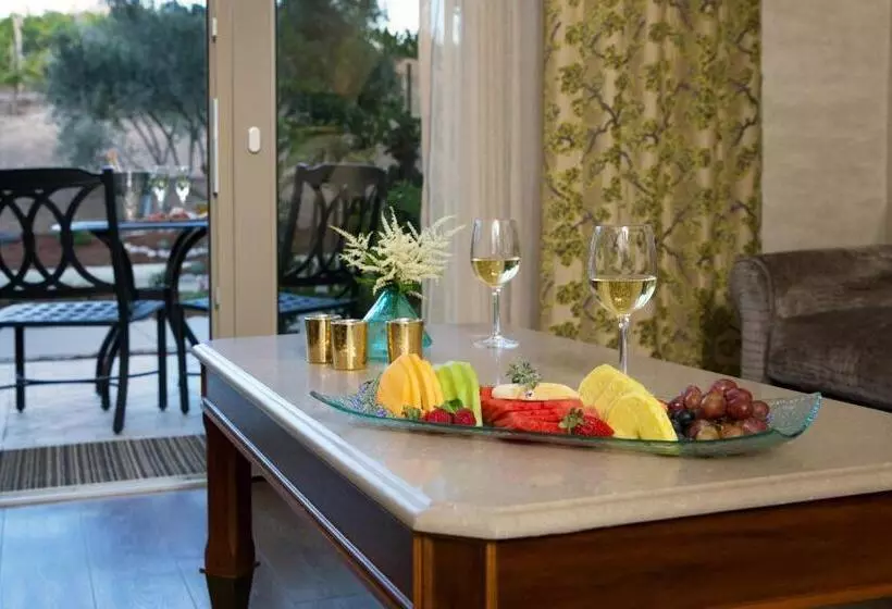 キングサイズベッドのデラックスルーム, Allegretto Vineyard Resort Paso Robles