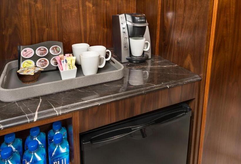 带大床的高级房间, Allegretto Vineyard Resort Paso Robles