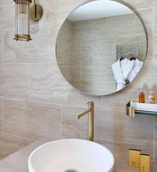 غرفة قياسية مطلّة علي البحر, Castel Clara Thalasso & Spa