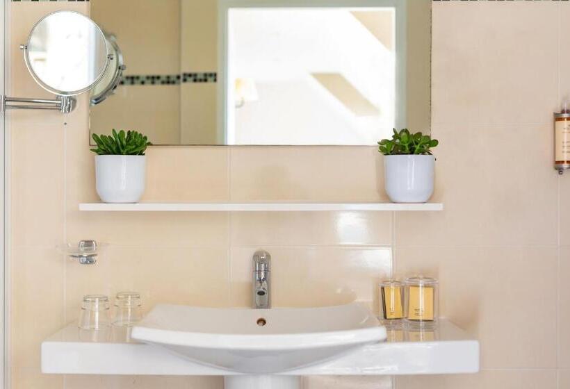 غرفة سوبيريور مطلّة علي الحديقة, Castel Clara Thalasso & Spa