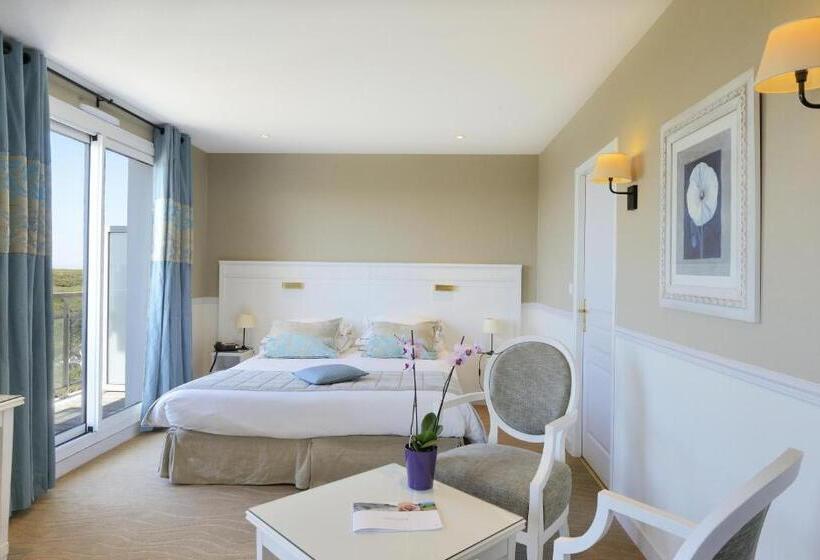 غرفة سوبيريور مطلّة علي البحر, Castel Clara Thalasso & Spa