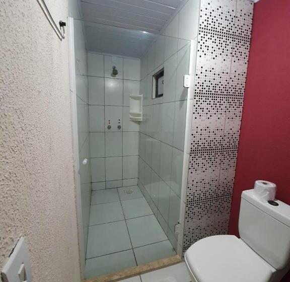 اتاق لوکس سه تخته, Conexao