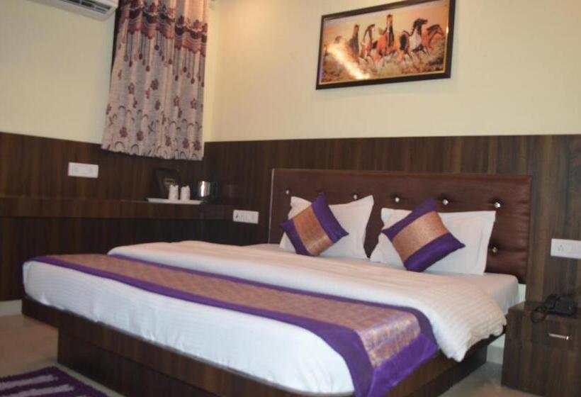 디럭스 룸, Cottage Ganga Inn