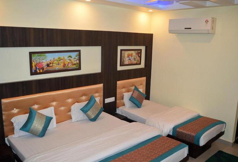 Standard Triple Room, Cottage Ganga Inn