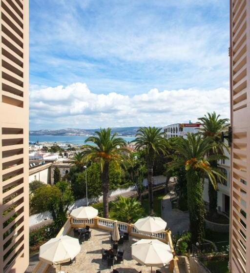 シニアスイート, Grand Hotel Villa De France