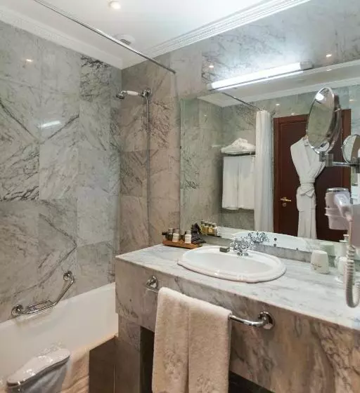 سوئیت سینیور, Grand Hotel Villa De France