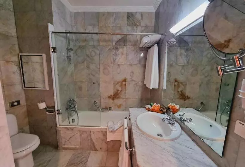Economy-huone, Grand Hotel Villa De France