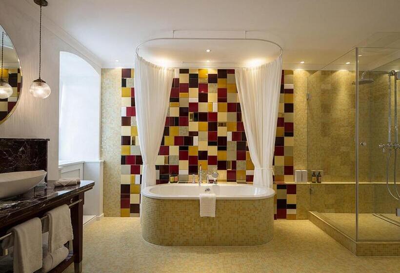 스위트, La Maison