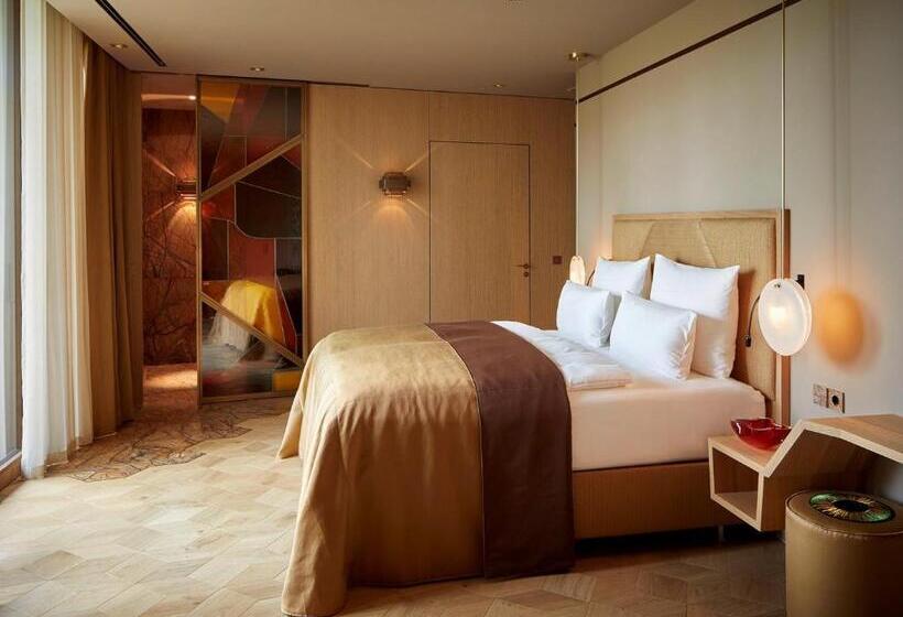 Suite, La Maison