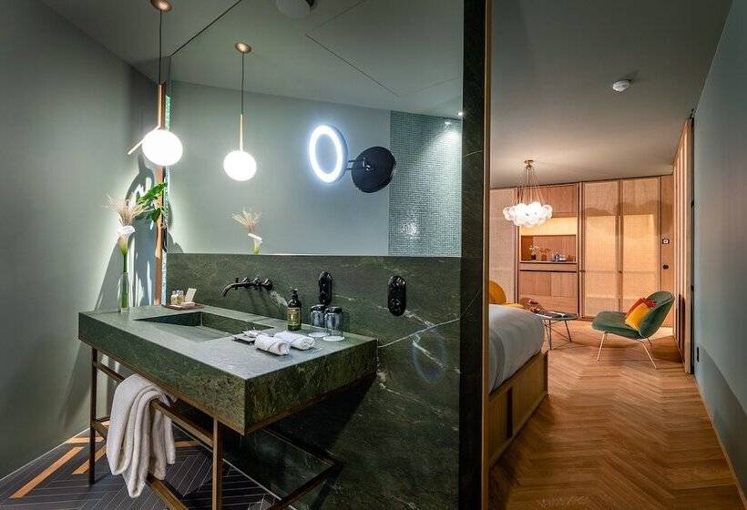 Suite, La Maison