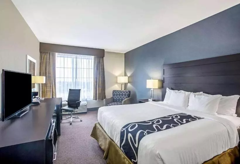 Deluxe-huone Soveltuu Liikuntarajoitteisille, La Quinta By Wyndham Karnes City Kenedy