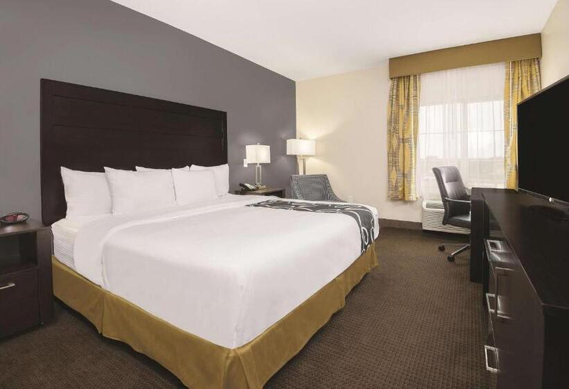 适用于残疾人士的豪华房间, La Quinta By Wyndham Karnes City   Kenedy