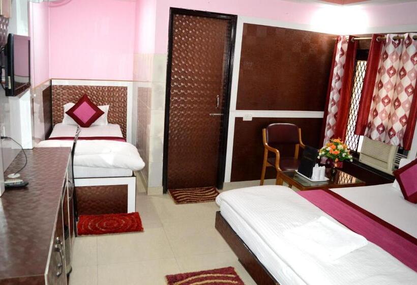 디럭스 트리플 룸, Su Shree Continental 5 Minutes Walk From New Delhi Railway Station