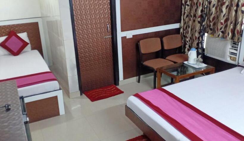 Трехместный Номер Deluxe, Su Shree Continental 5 Minutes Walk From New Delhi Railway Station