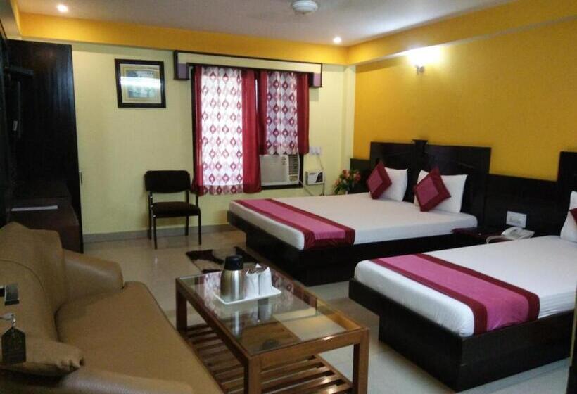 Семейный Номер, Su Shree Continental 5 Minutes Walk From New Delhi Railway Station