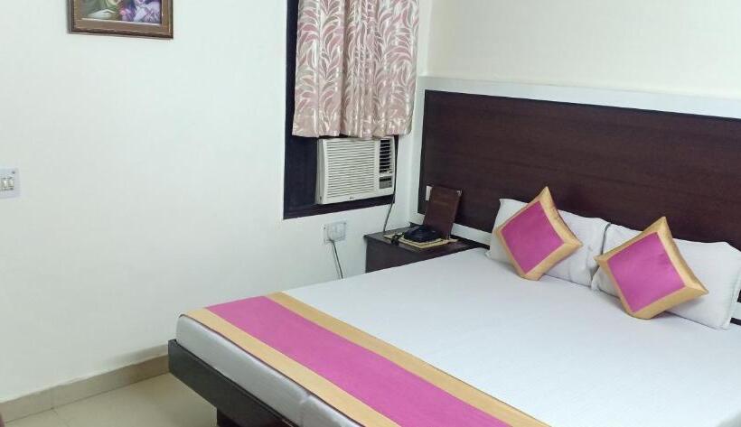 Номер Стандарт, Su Shree Continental 5 Minutes Walk From New Delhi Railway Station