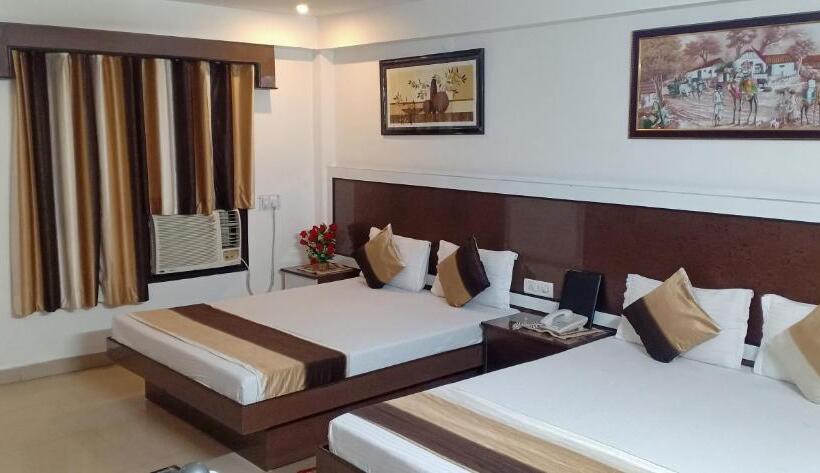 패밀리 룸, Su Shree Continental 5 Minutes Walk From New Delhi Railway Station