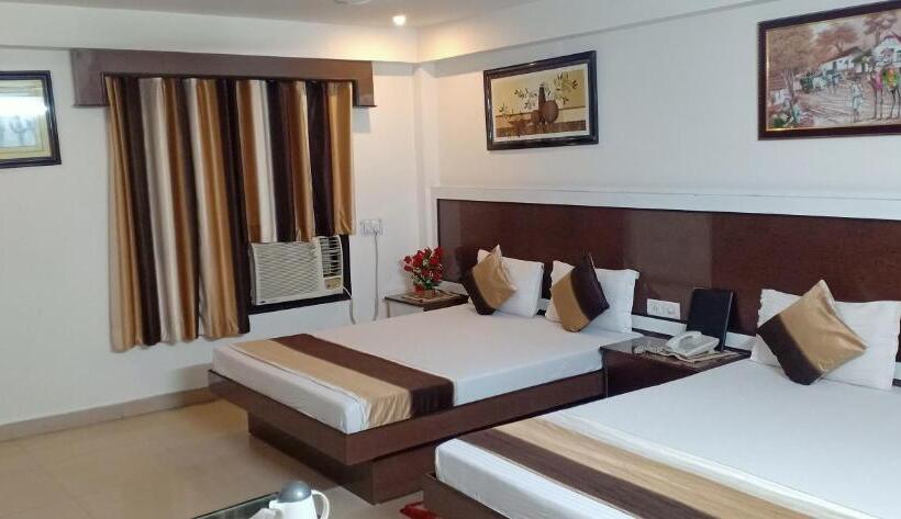 패밀리 룸, Su Shree Continental 5 Minutes Walk From New Delhi Railway Station