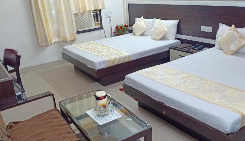 패밀리 룸, Su Shree Continental 5 Minutes Walk From New Delhi Railway Station