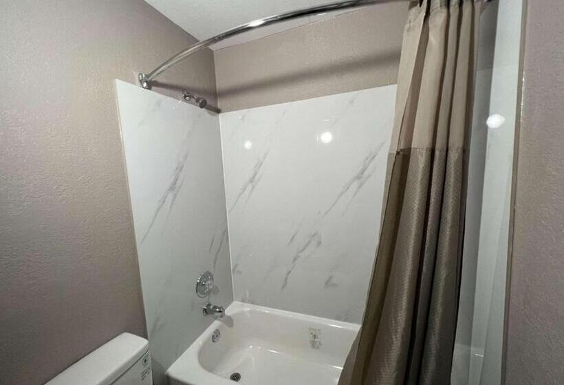 Люкс, Motel 6 Altoona, Ia  Des Moines East