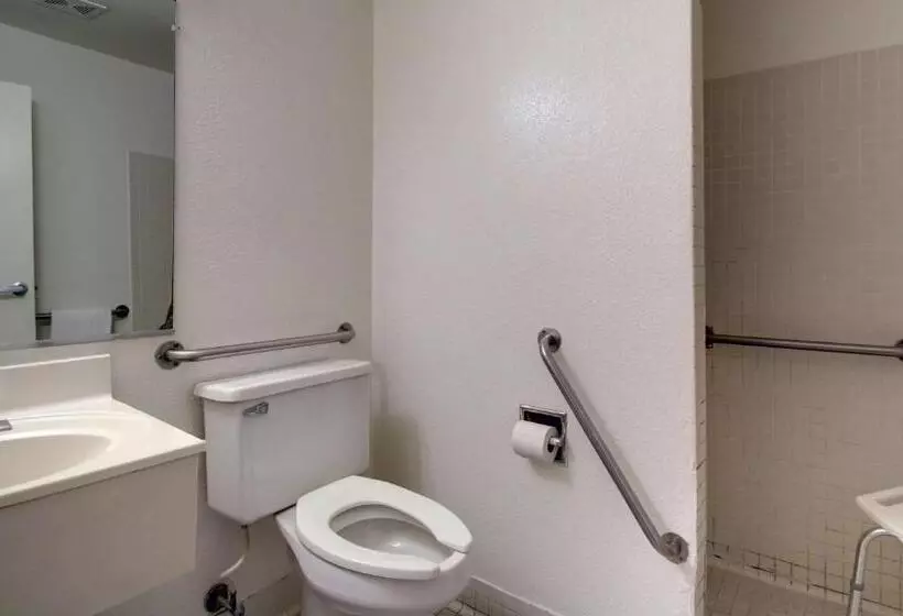 身障者適用スタンダードルーム, Motel 6 Altoona, Ia  Des Moines East