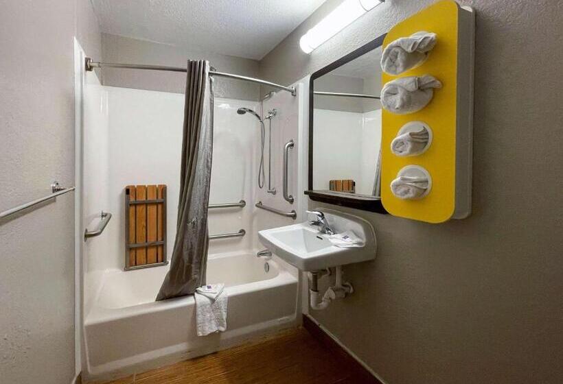 חדר סטנדרט מותאם לאדם עם מוגבלויות, Motel 6camp Springs, Dc  South Camp Springs