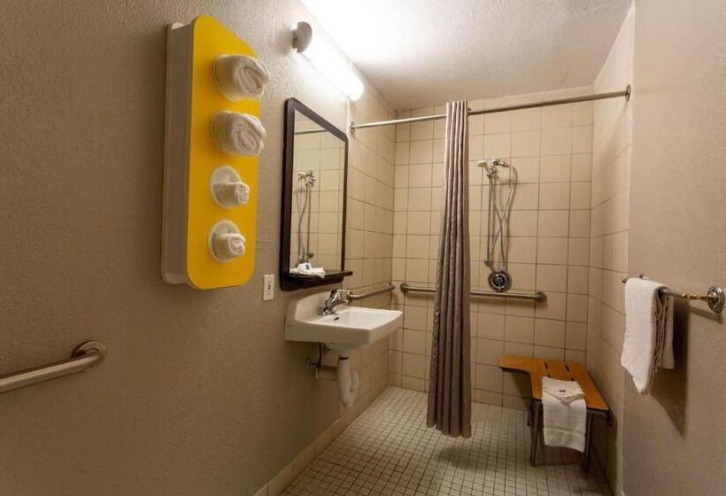 חדר סטנדרט מותאם לאדם עם מוגבלויות, Motel 6camp Springs, Dc  South Camp Springs