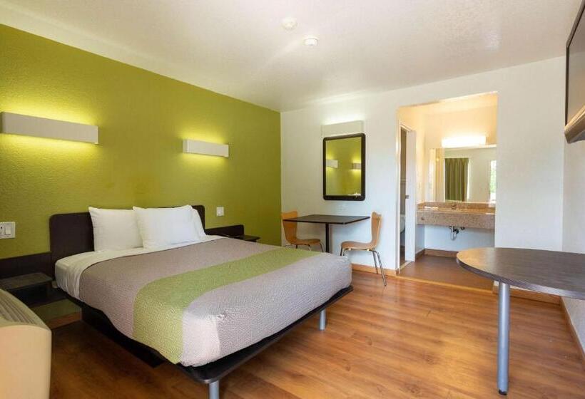 חדר סטנדרט מותאם לאדם עם מוגבלויות, Motel 6camp Springs, Dc  South Camp Springs