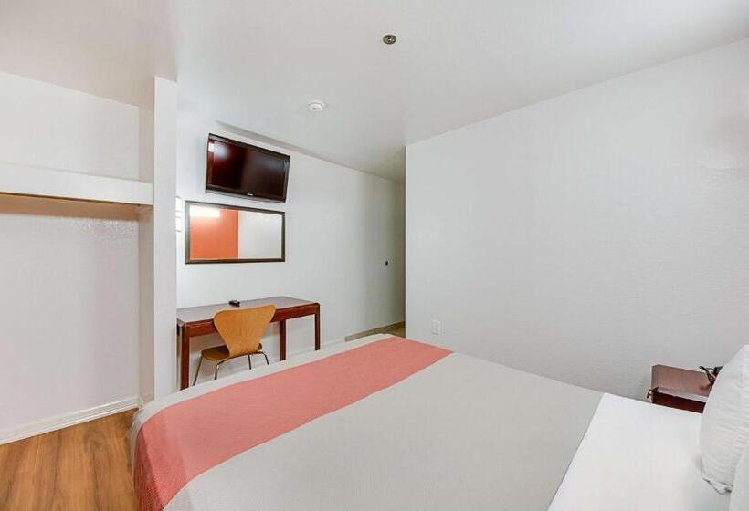 장애인을 위한 스탠다드 룸, Motel 6mcallen, Tx  East
