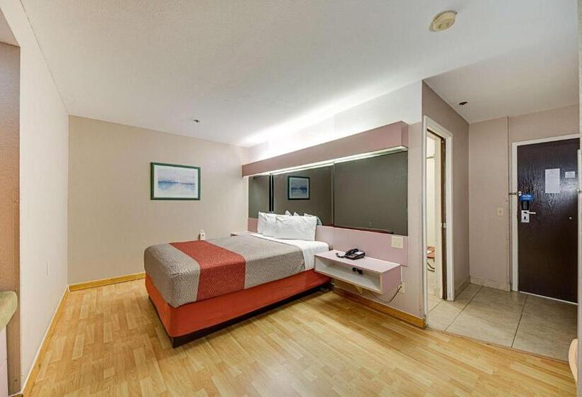 장애인을 위한 스탠다드 룸, Motel 6mcallen, Tx  East
