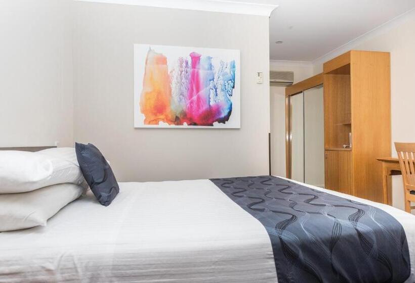 חדר אקזקיוטיב, West End Motor Lodge