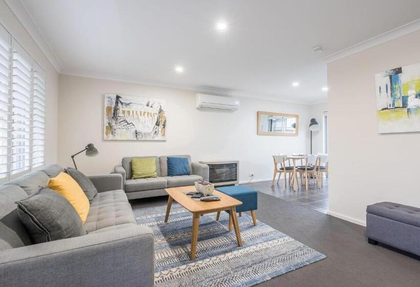 בית, 3 חדרי שינה, West End Motor Lodge