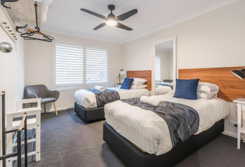 בית, 3 חדרי שינה, West End Motor Lodge