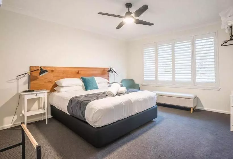 ３ベッドルームハウス, West End Motor Lodge